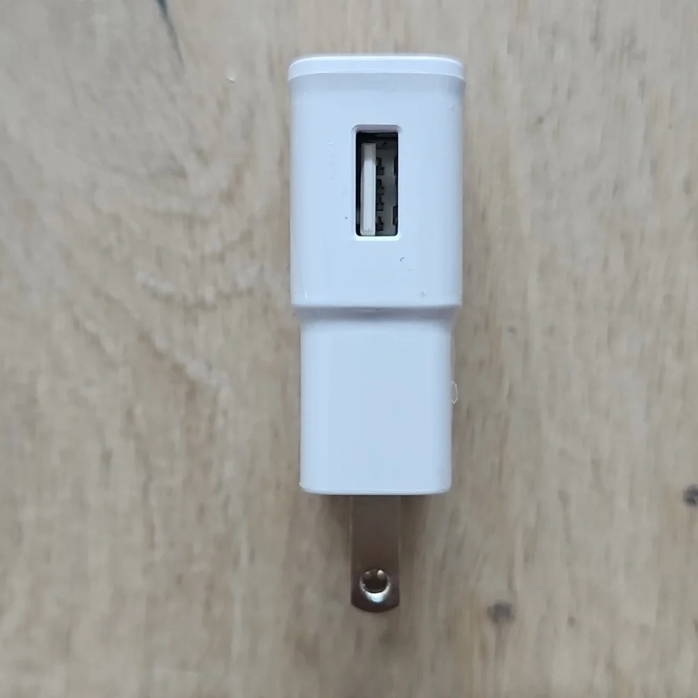 NWOB Samsung White Wall Charger Adapter